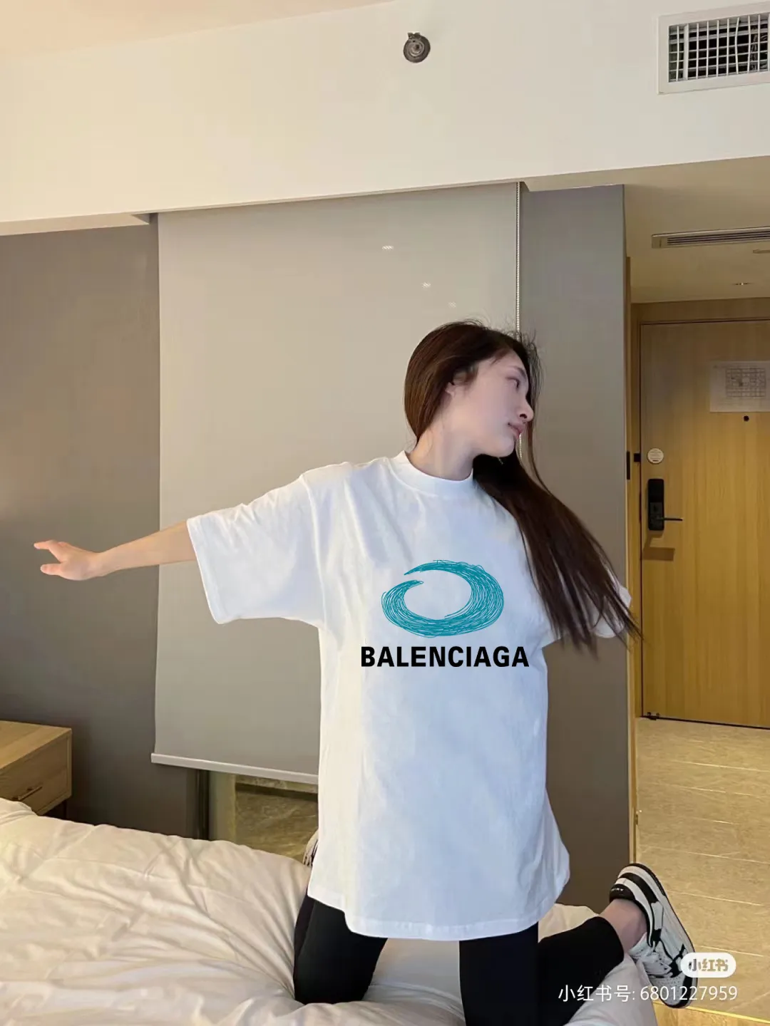 P80✨🔥 [BALENCIAGA] Paris lettering printed short-sleeved T-shirt. Custom-woven and dyed 300g combed cotton heavyweight fabric. Zero color difference in threads. Perfect details. Differentiate from the current currency version. Welcome to compare. Same Style for men and women. Must-sell in the picture above. Color: White Black Size: 1 2 3 4